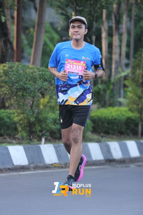 Race photo from Isoplus Run 2024 Surabaya