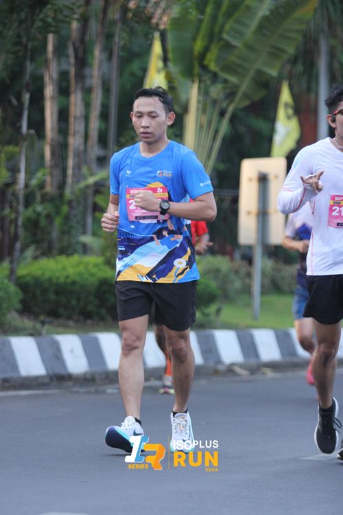 Race photo from Isoplus Run 2024 Surabaya