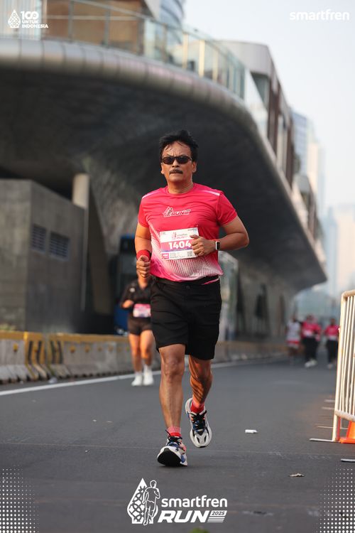 Race photo from Smartfren Run 2025 