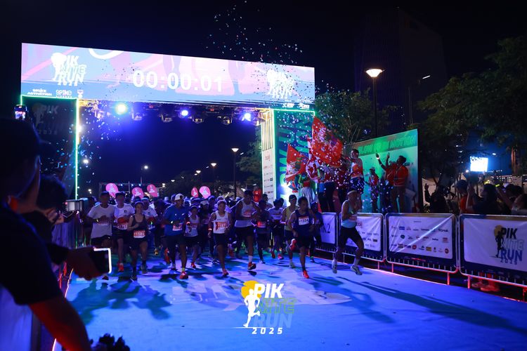 Race photo from PIK NITE RUN 2025