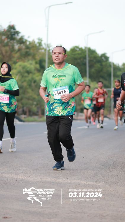 Race photo from Arutmin Borneo Run 2024