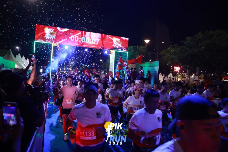 Race photo from PIK NITE RUN 2025