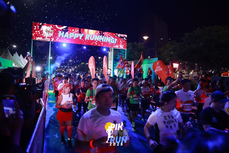 Race photo from PIK NITE RUN 2025
