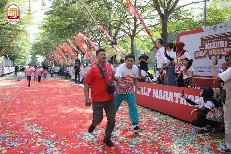 Race photo from Kediri Half Marathon 2024