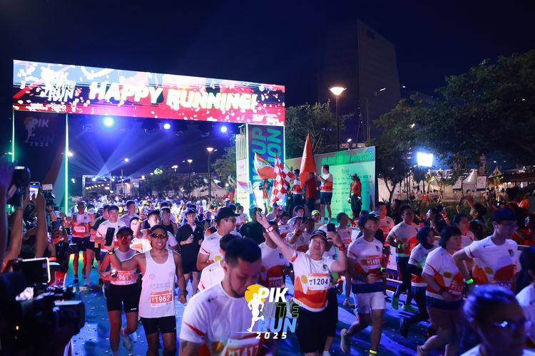 Race photo from PIK NITE RUN 2025