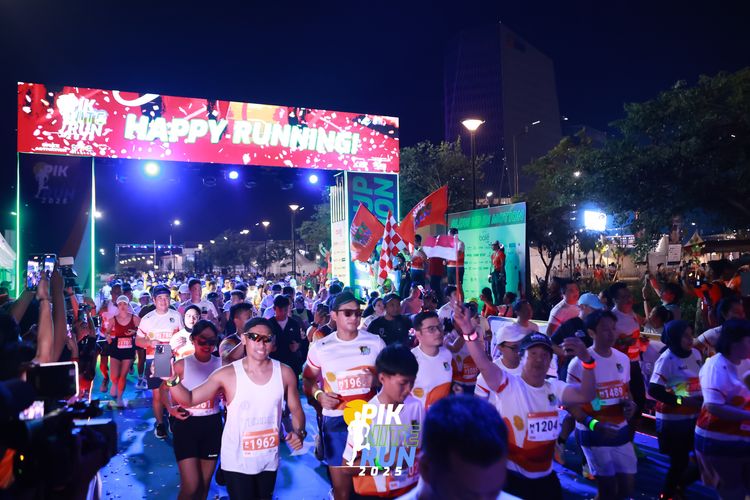 Race photo from PIK NITE RUN 2025