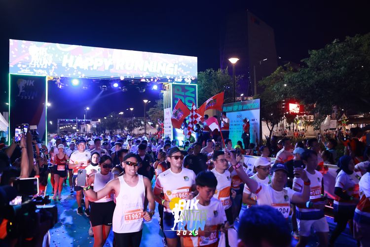 Race photo from PIK NITE RUN 2025