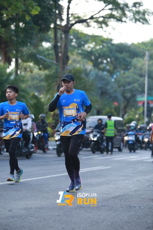 Race photo from Isoplus Run 2024 Surabaya