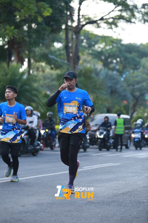 Race photo from Isoplus Run 2024 Surabaya