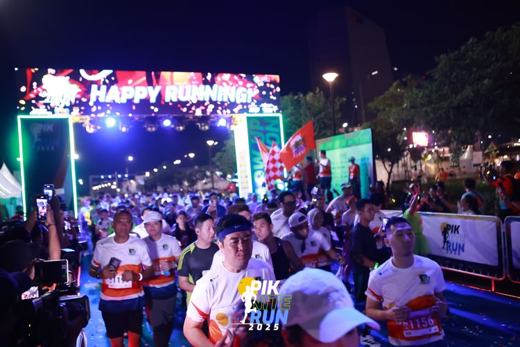 Race photo from PIK NITE RUN 2025