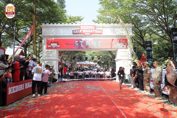 Race photo from Kediri Half Marathon 2024
