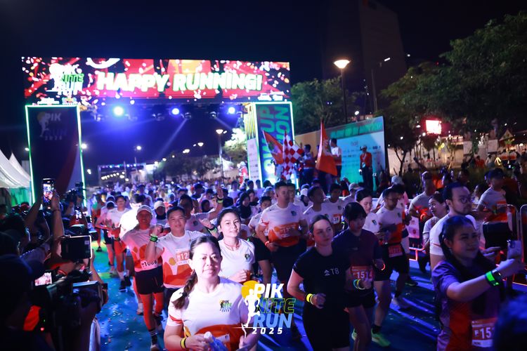 Race photo from PIK NITE RUN 2025