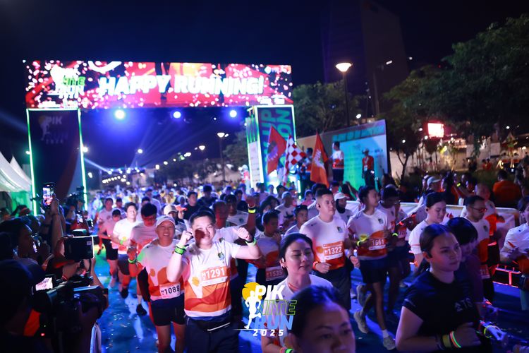 Race photo from PIK NITE RUN 2025