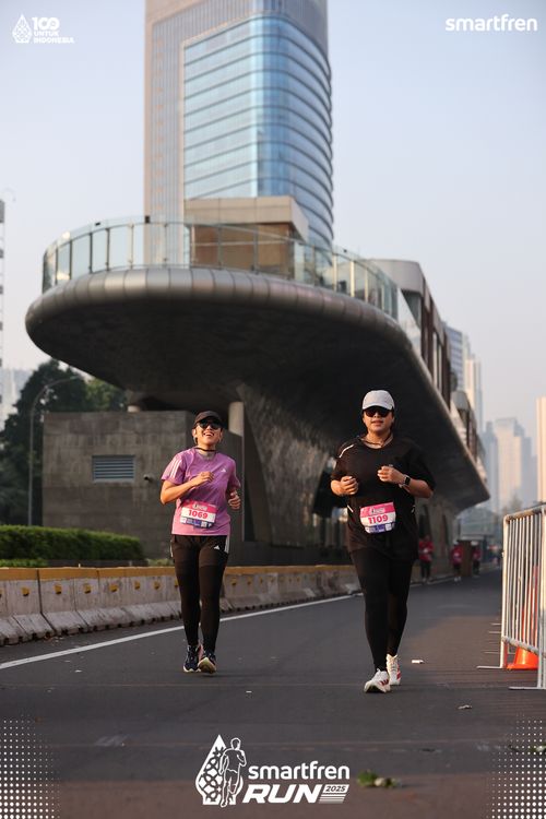 Race photo from Smartfren Run 2025 