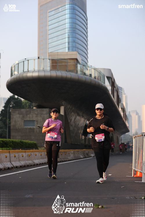 Race photo from Smartfren Run 2025 
