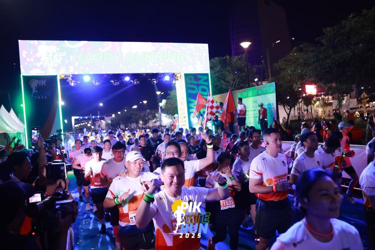 Race photo from PIK NITE RUN 2025