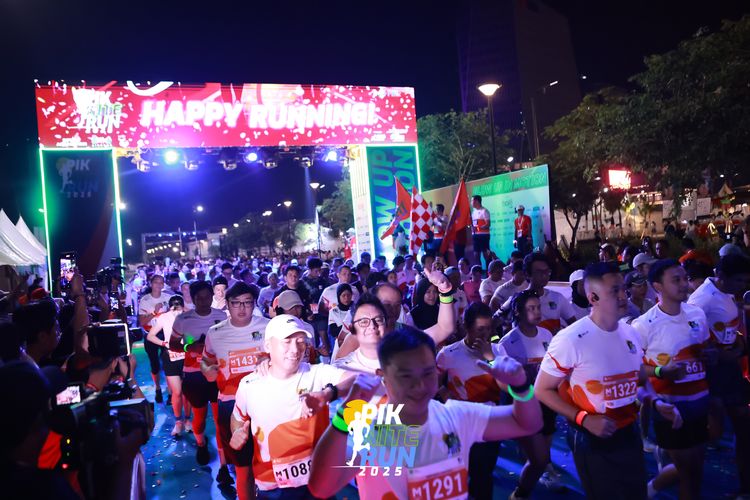 Race photo from PIK NITE RUN 2025