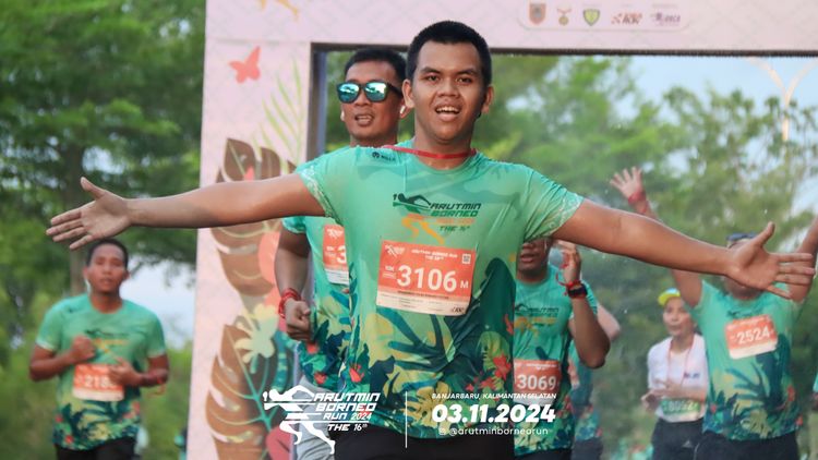 Race photo from Arutmin Borneo Run 2024