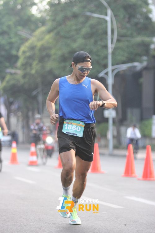 Race photo from Isoplus Run 2024 Surabaya