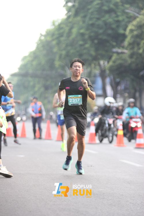 Race photo from Isoplus Run 2024 Surabaya