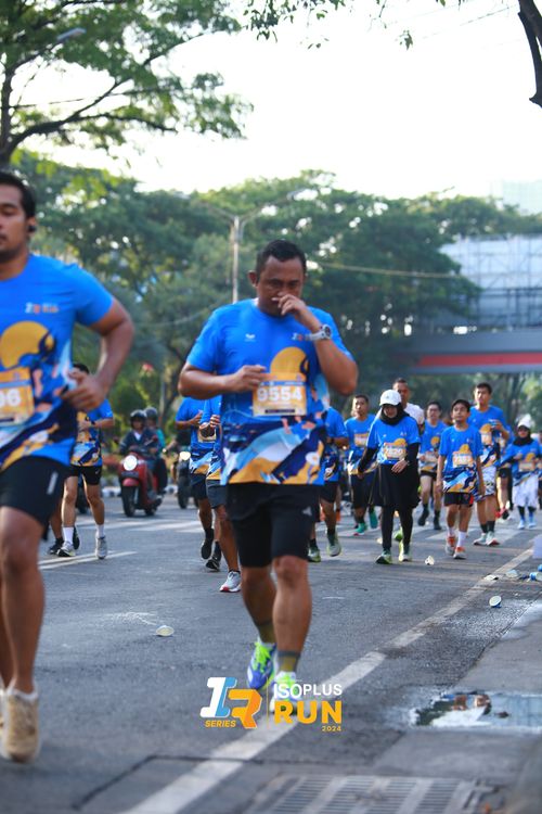 Race photo from Isoplus Run 2024 Surabaya