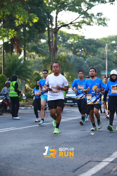 Race photo from Isoplus Run 2024 Surabaya