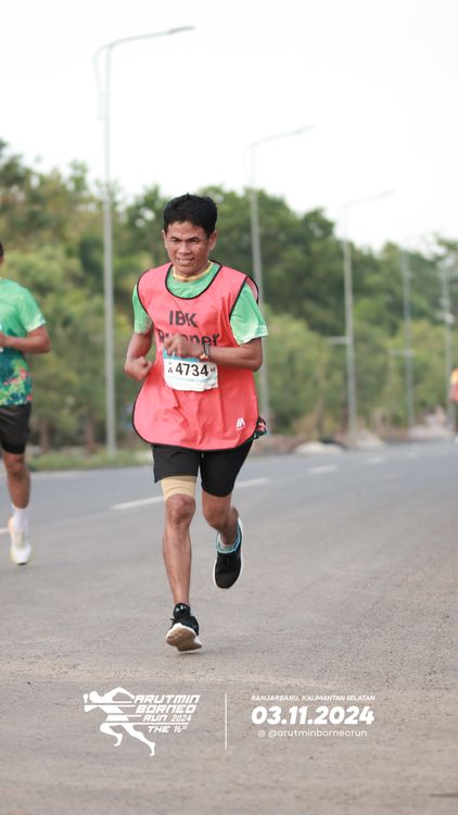 Race photo from Arutmin Borneo Run 2024