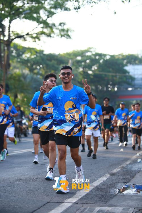 Race photo from Isoplus Run 2024 Surabaya