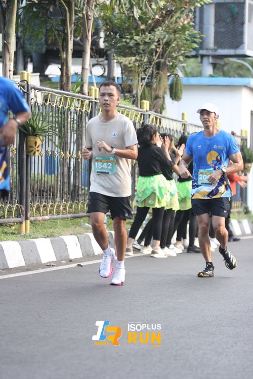 Race photo from Isoplus Run 2024 Surabaya