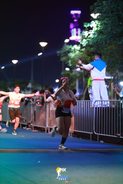 Race photo from PIK NITE RUN 2025