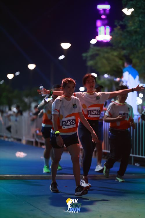Race photo from PIK NITE RUN 2025