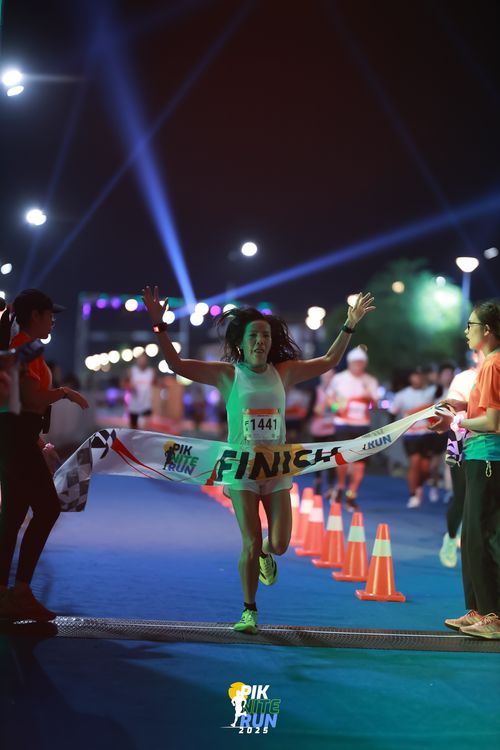 Race photo from PIK NITE RUN 2025