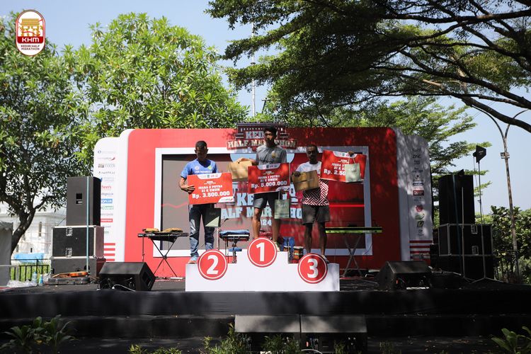 Race photo from Kediri Half Marathon 2024