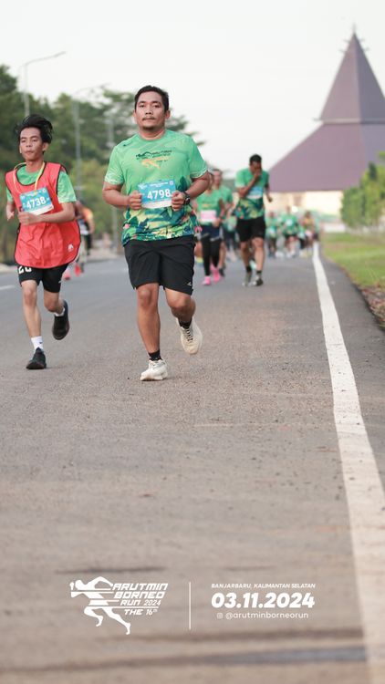 Race photo from Arutmin Borneo Run 2024