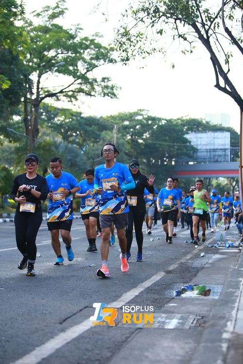 Race photo from Isoplus Run 2024 Surabaya