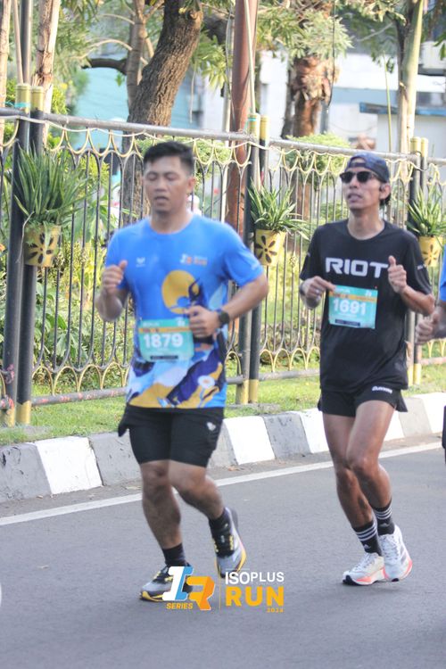 Race photo from Isoplus Run 2024 Surabaya