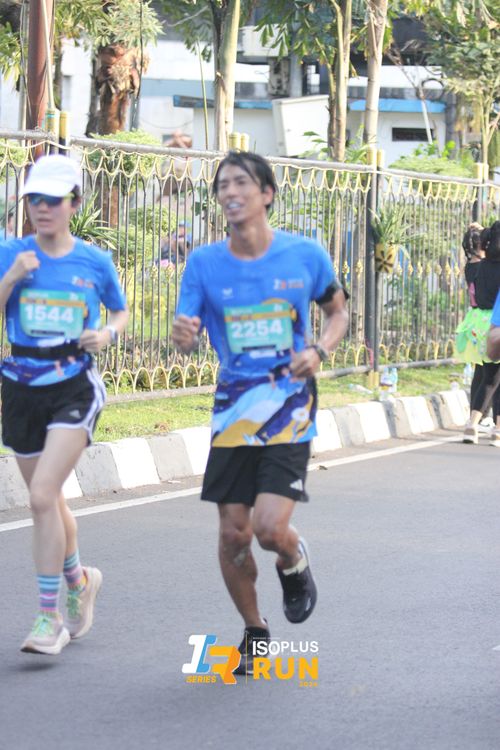 Race photo from Isoplus Run 2024 Surabaya