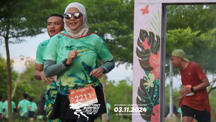 Race photo from Arutmin Borneo Run 2024