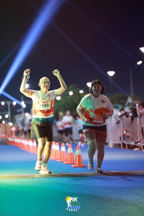 Race photo from PIK NITE RUN 2025