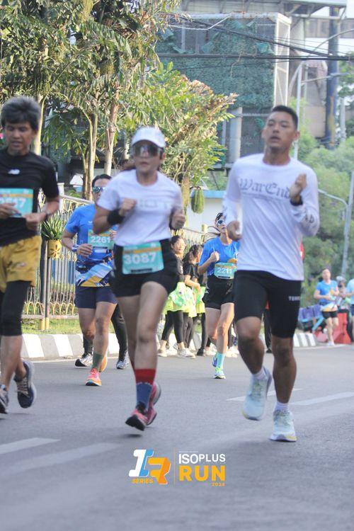 Race photo from Isoplus Run 2024 Surabaya