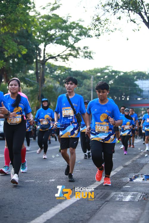 Race photo from Isoplus Run 2024 Surabaya
