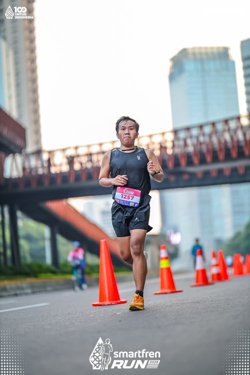 Race photo from Smartfren Run 2025 