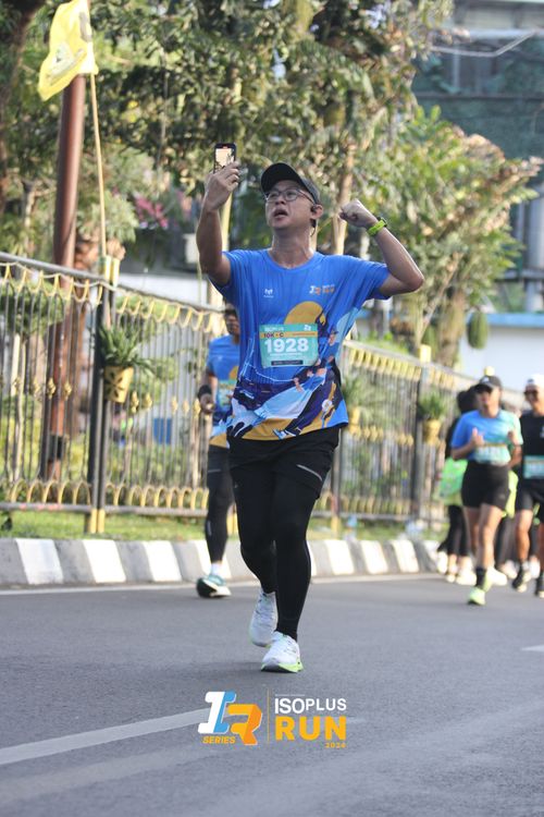 Race photo from Isoplus Run 2024 Surabaya
