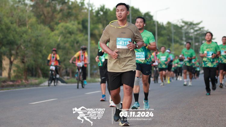 Race photo from Arutmin Borneo Run 2024