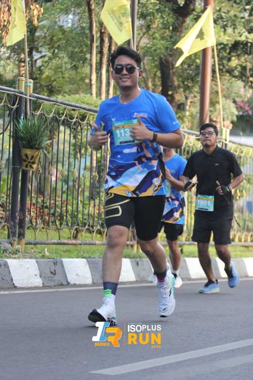 Race photo from Isoplus Run 2024 Surabaya
