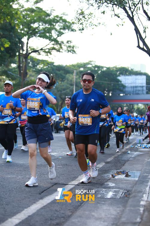 Race photo from Isoplus Run 2024 Surabaya