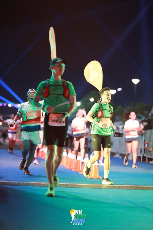 Race photo from PIK NITE RUN 2025
