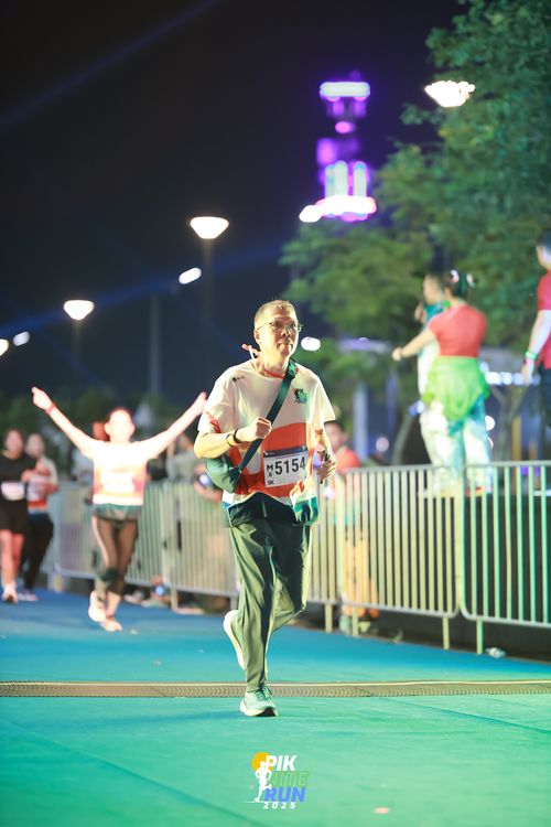 Race photo from PIK NITE RUN 2025