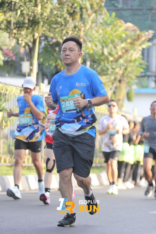 Race photo from Isoplus Run 2024 Surabaya