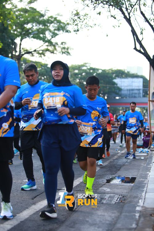 Race photo from Isoplus Run 2024 Surabaya